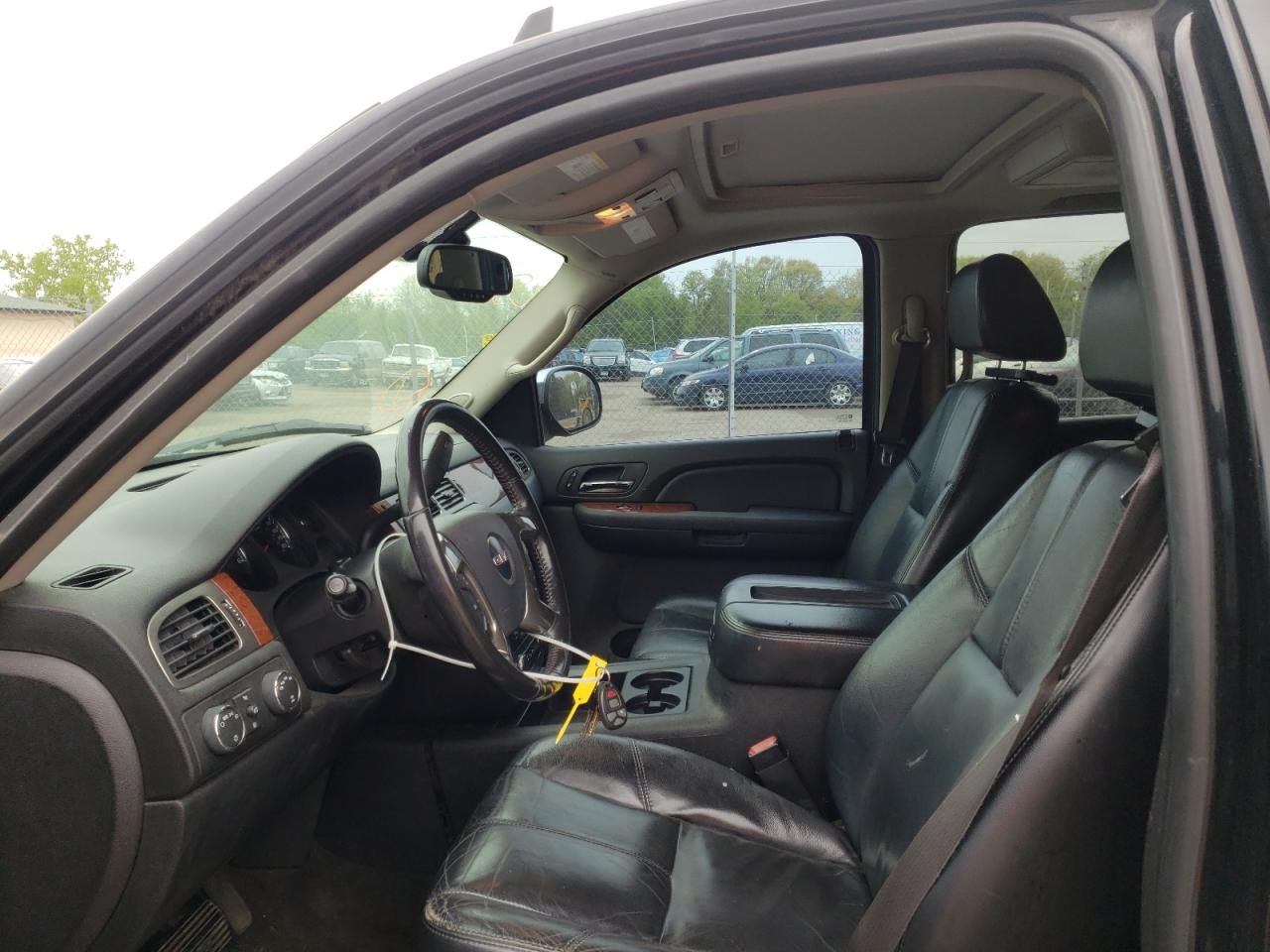 Photo 5 from auction – 2007 GMC YUKON with VIN 1GKFK13087J349728