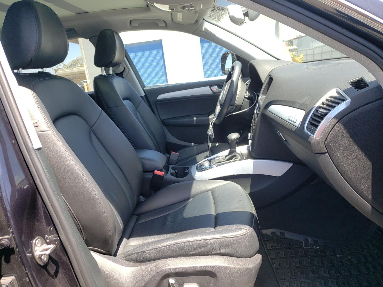 Photo 5 from auction – 2016 AUDI Q5 PREMIUM with VIN WA1C2AFP0GA076981