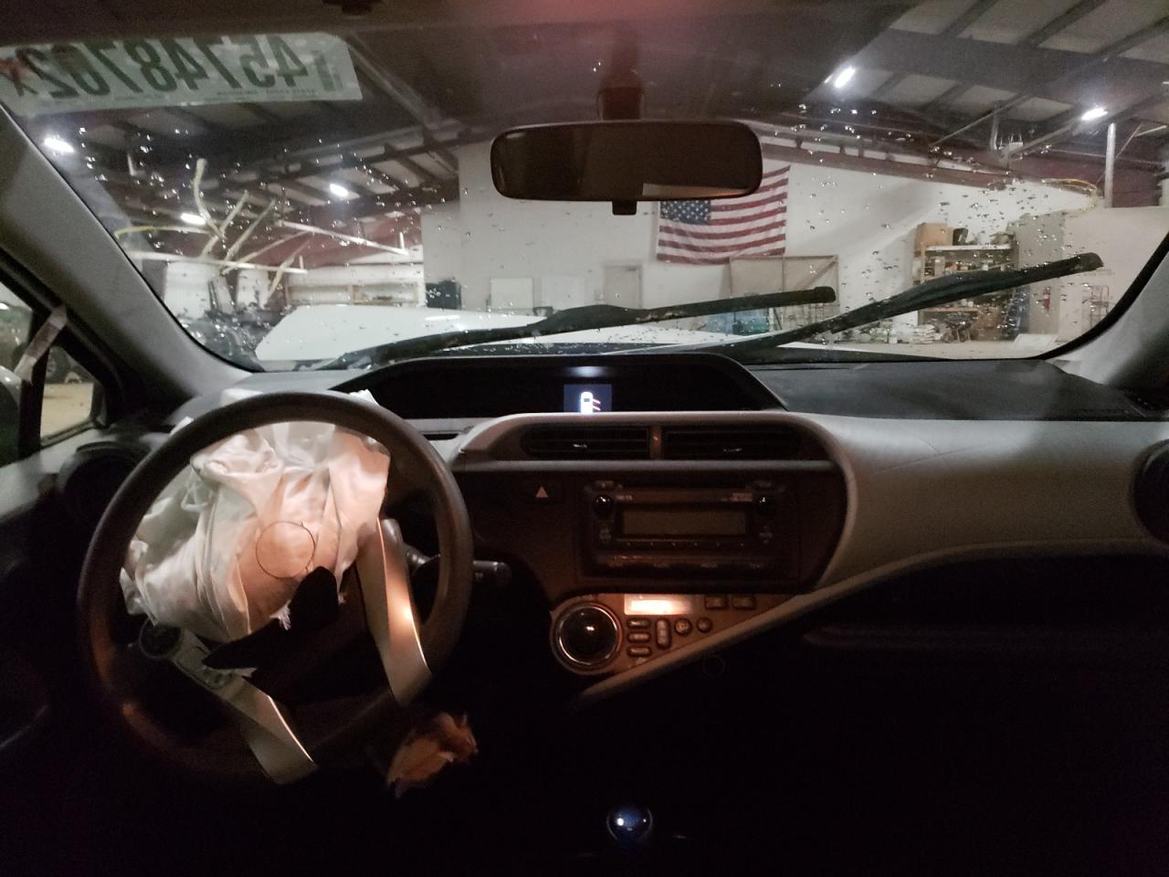 Photo 9 from auction – 2012 TOYOTA PRIUS C with VIN JTDKDTB31C1525721