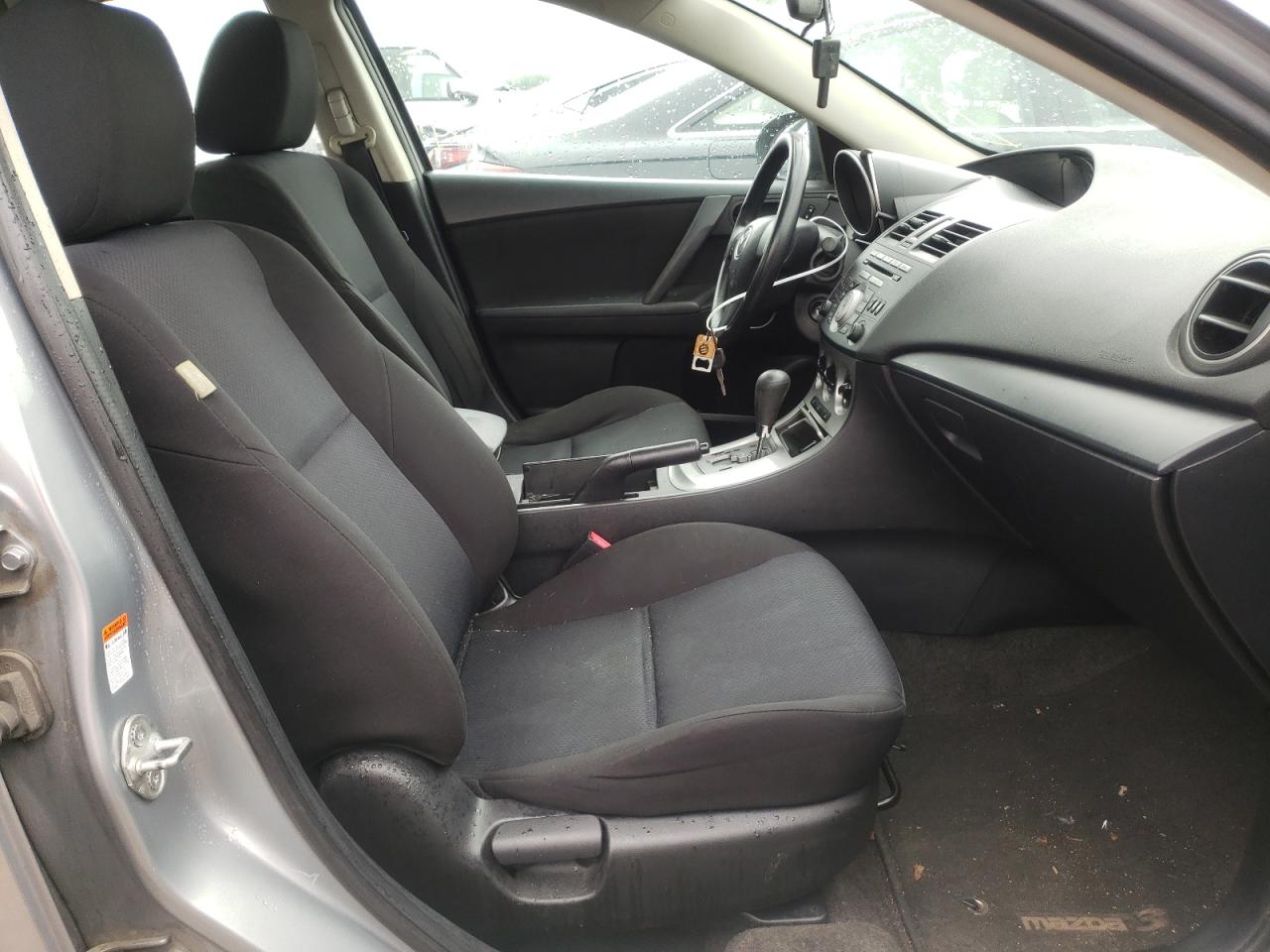 Photo 5 from auction – 2011 MAZDA 3 I with VIN JM1BL1UF3B1393364