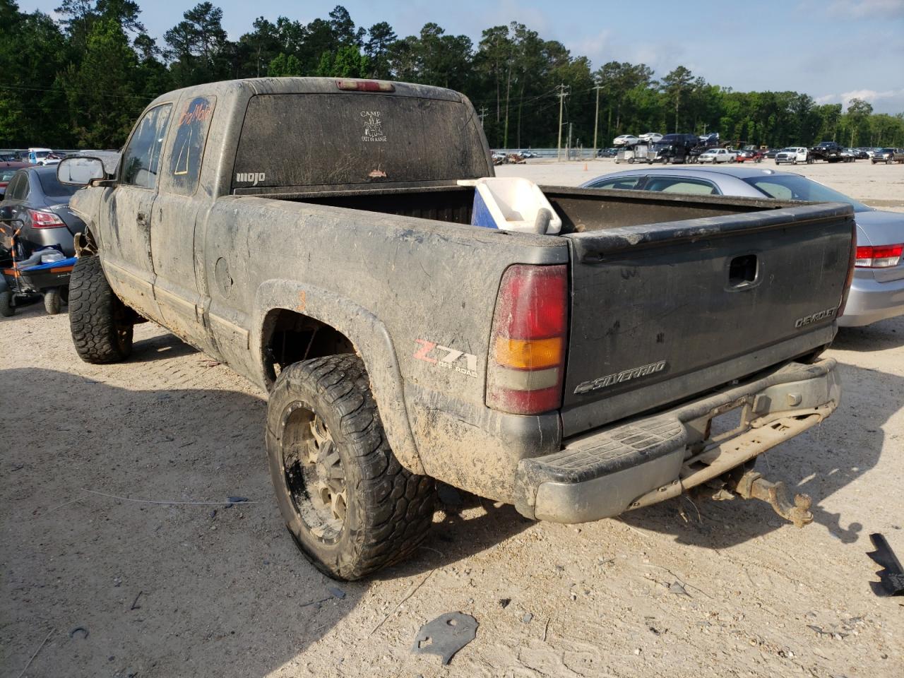 Photo 3 from auction – 2001 CHEVROLET SILVERADO with VIN 2GCEK19T411380761