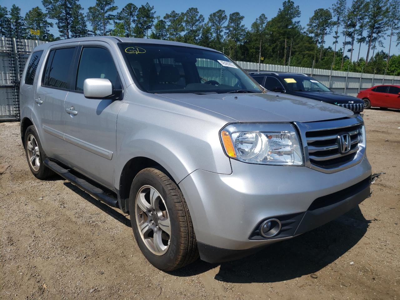 HONDA PILOT SE 2015 with VIN 5FNYF4H3XFB034464 - Photo from auction