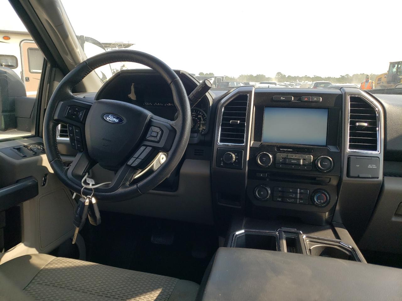 Photo 9 from auction – 2015 FORD F150 SUPER with VIN 1FTEW1EPXFFC14063