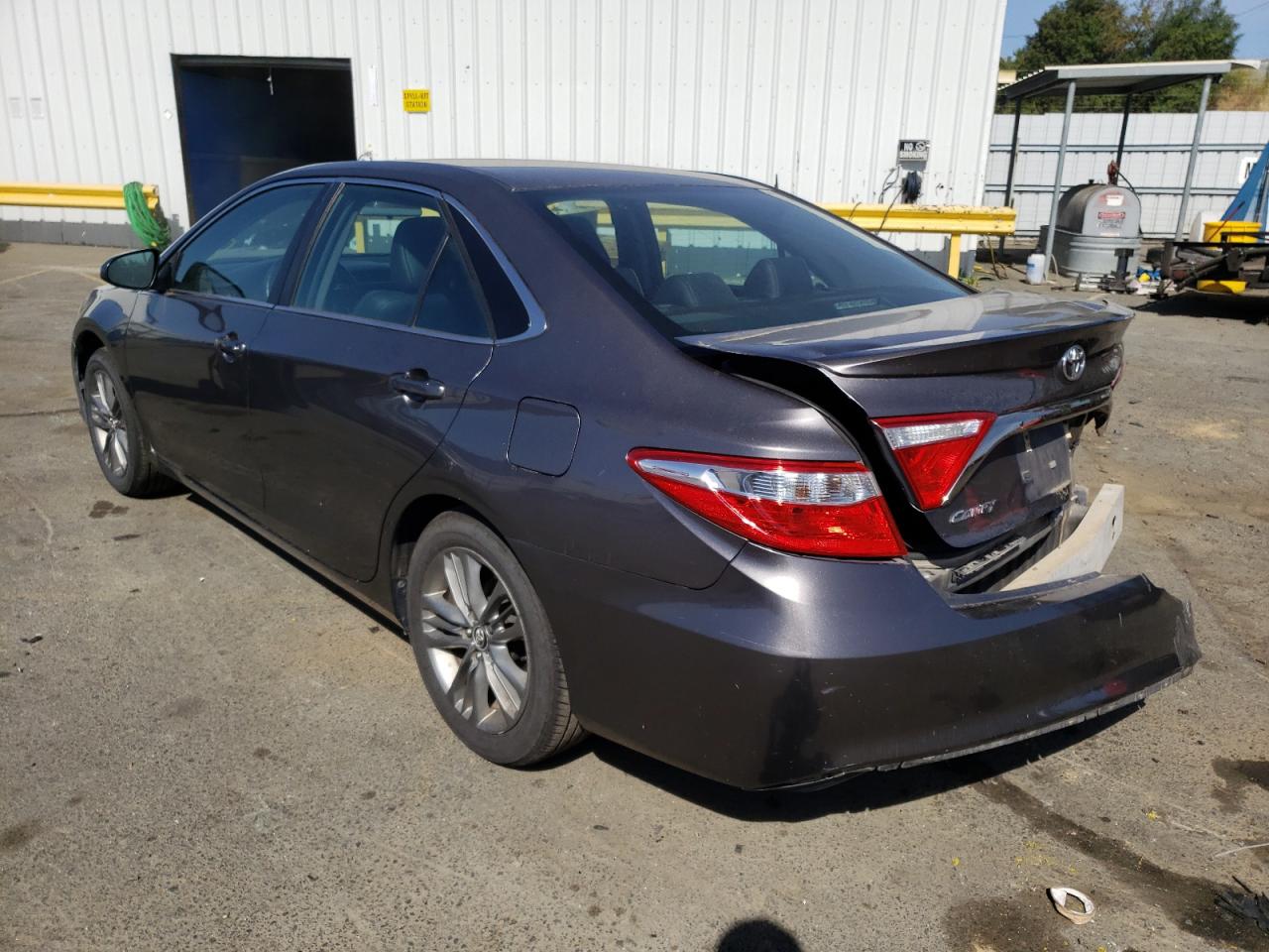 Photo 3 from auction – 2015 TOYOTA CAMRY LE with VIN 4T1BF1FKXFU920284