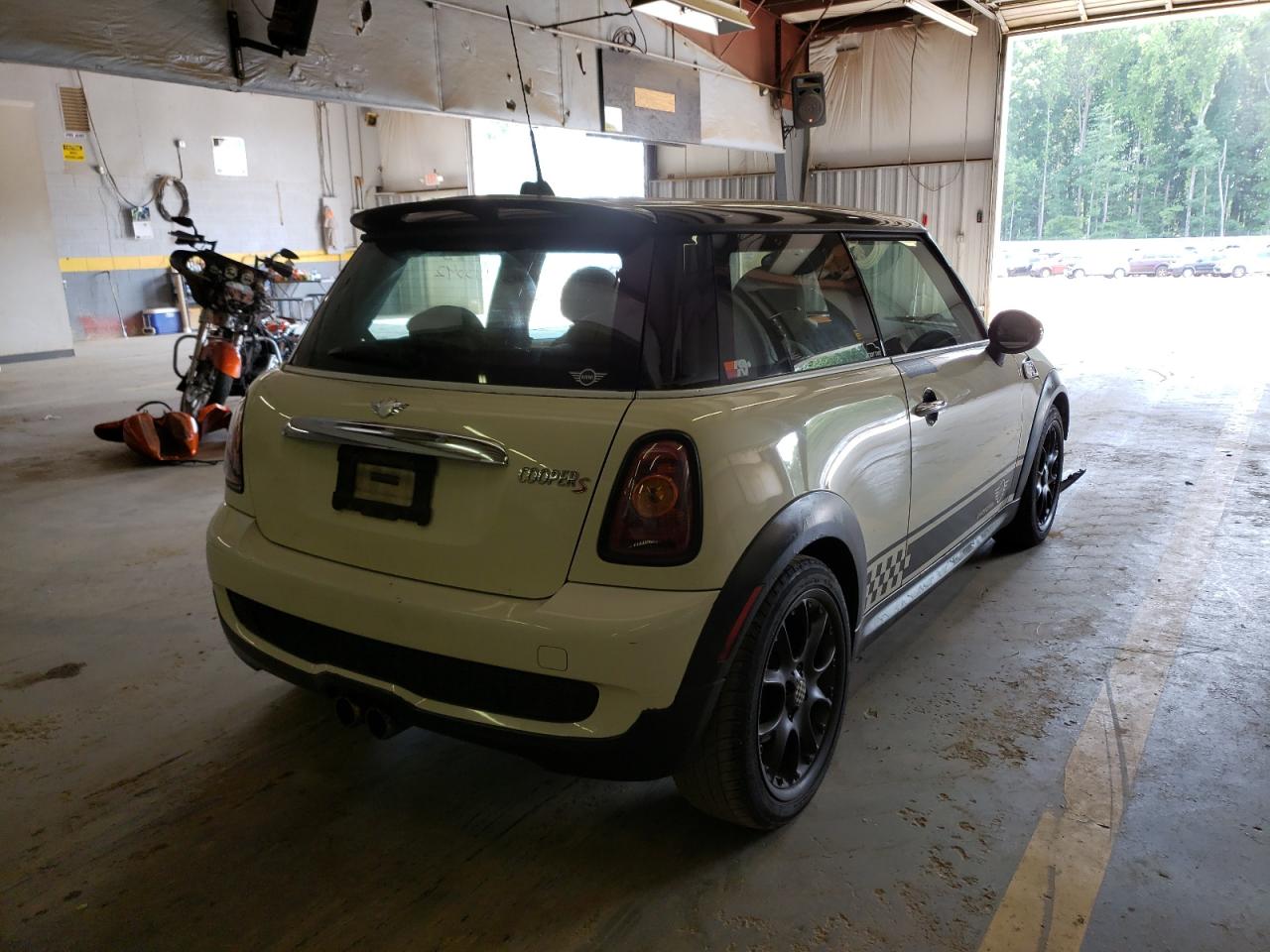 Photo 4 from auction – 2008 MINI COOPER S with VIN WMWMF73568TT87712