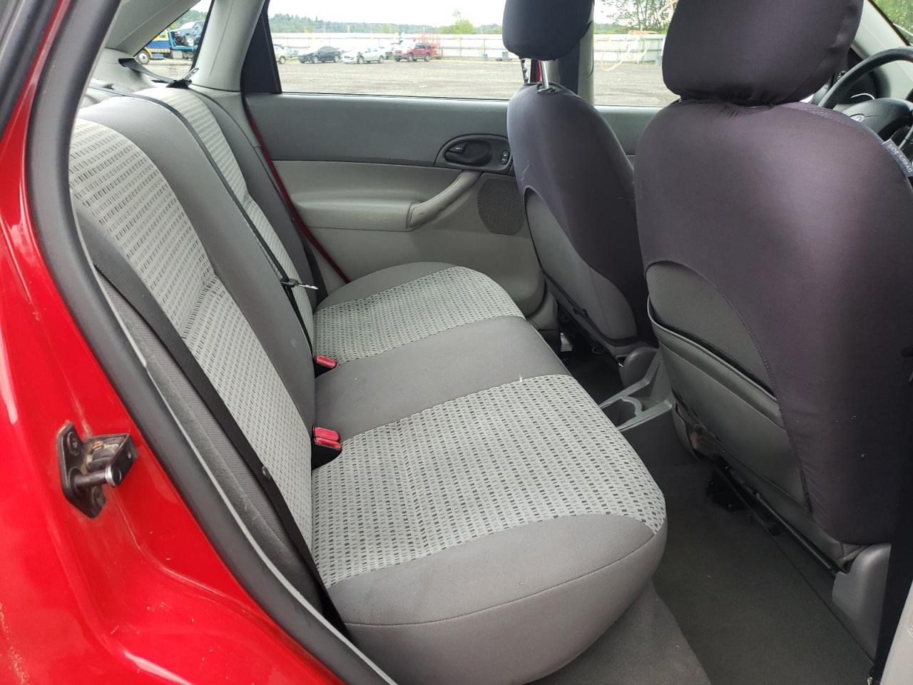 Photo 16 from auction – 2005 FORD FOCUS ZX4 with VIN 1FAFP34N05W299268