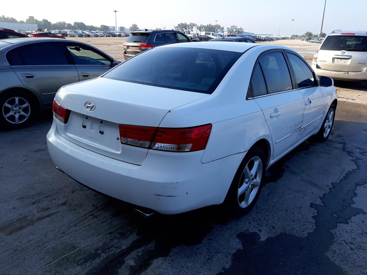 Photo 4 from auction – 2007 HYUNDAI SONATA SE with VIN 5NPEU46F97H165927