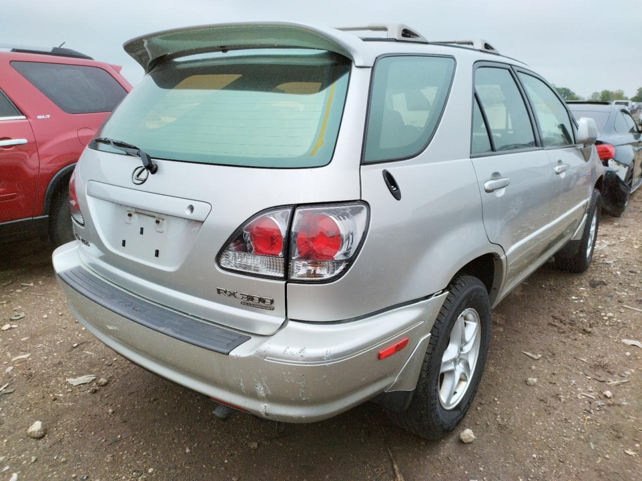 Photo 4 from auction – 2001 LEXUS RX 300 with VIN JTJHF10U810215196