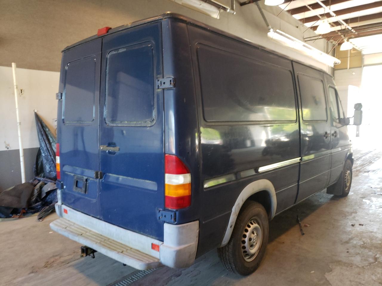 Photo 4 from auction – 2004 SPRINTER 2500 SPRIN with VIN WD2PD643445593217