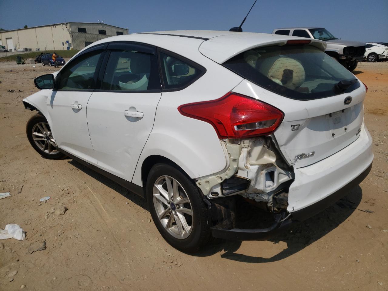 Photo 3 from auction – 2015 FORD FOCUS SE with VIN 1FADP3K22FL317790
