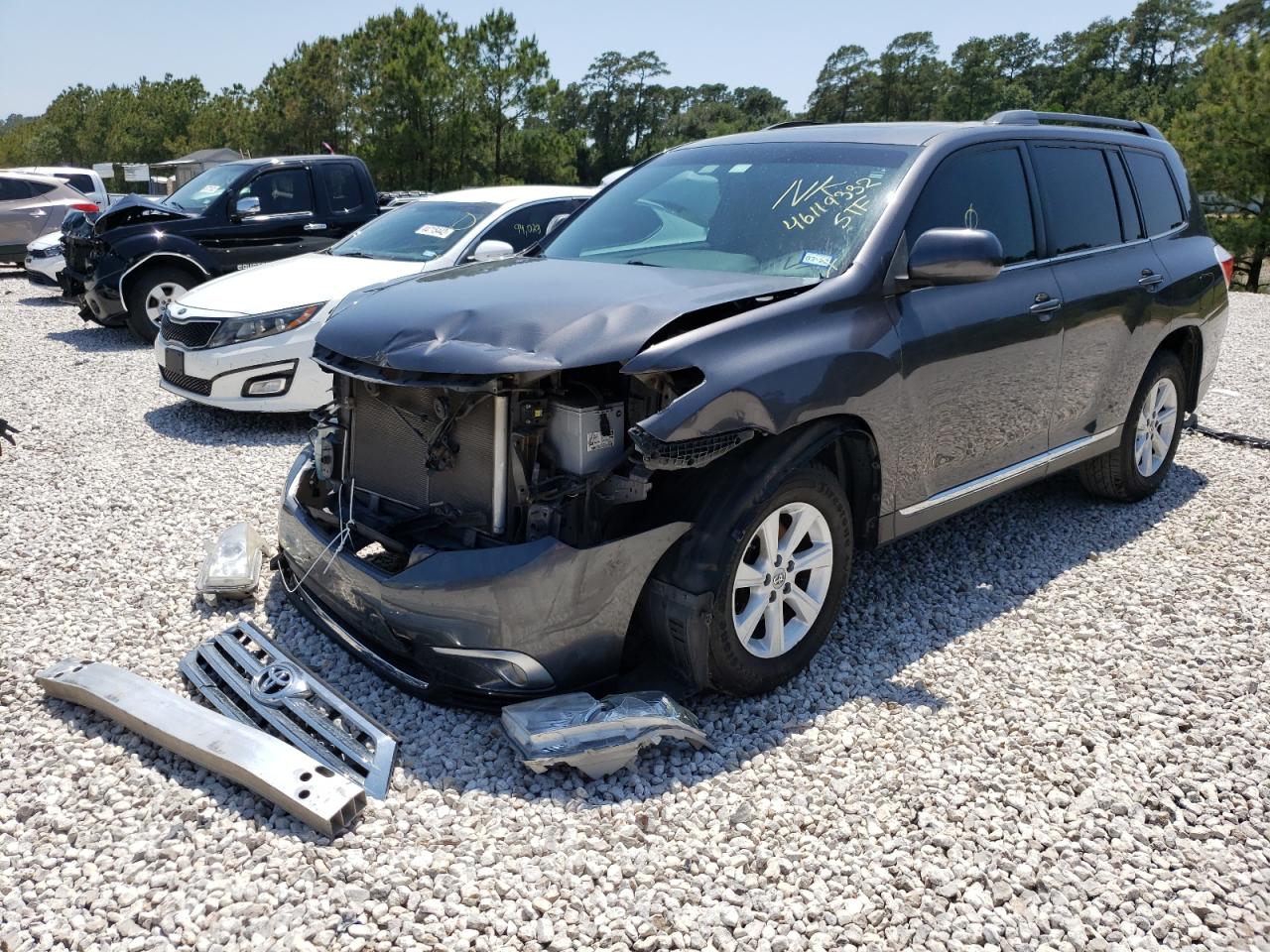 Photo 2 from auction – 2012 TOYOTA HIGHLANDER with VIN 5TDZK3EH6CS067446