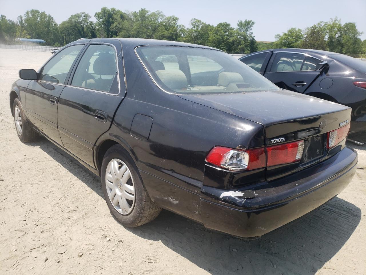 Photo 3 from auction – 2001 TOYOTA CAMRY CE with VIN 4T1BG22K01U038414