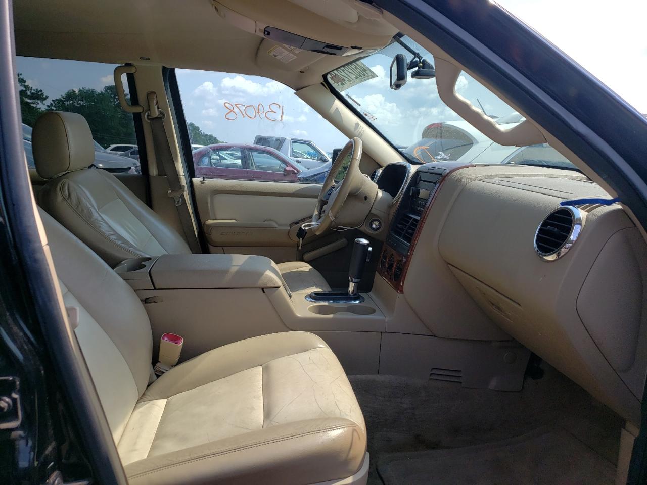 Photo 5 from auction – 2007 FORD EXPLORER E with VIN 1FMEU64827UB12973