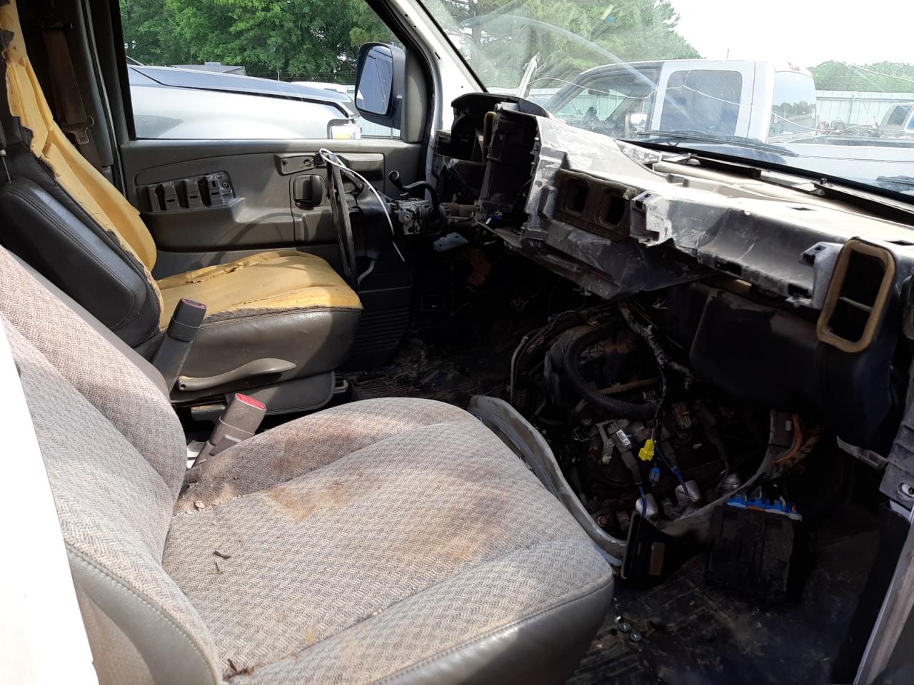 Photo 5 from auction – 2006 CHEVROLET EXPRESS G2 with VIN 1GCGG25V761156355