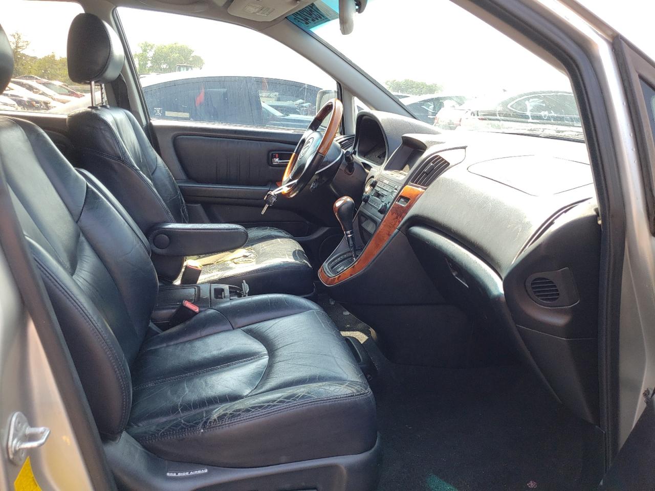 Photo 5 from auction – 2001 LEXUS RX 300 with VIN JTJGF10U410084117