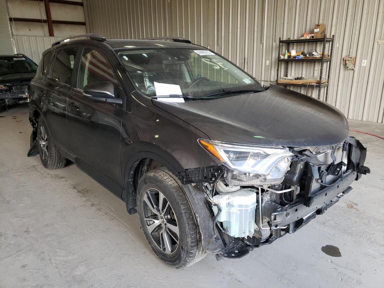Photo 1 from auction – 2017 TOYOTA RAV4 XLE with VIN JTMRFREV6HJ144110