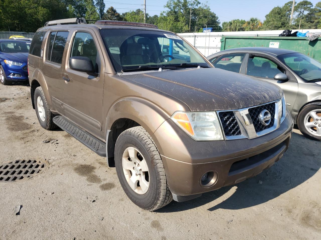 NISSAN PATHFINDER 2005 with VIN 5N1AR18U45C745567 - Photo from auction
