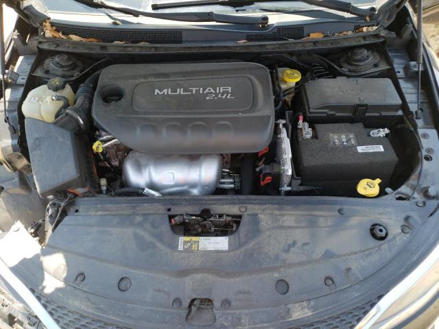Photo 7 from auction – 2015 CHRYSLER 200 LIMITE with VIN 1C3CCCABXFN532846