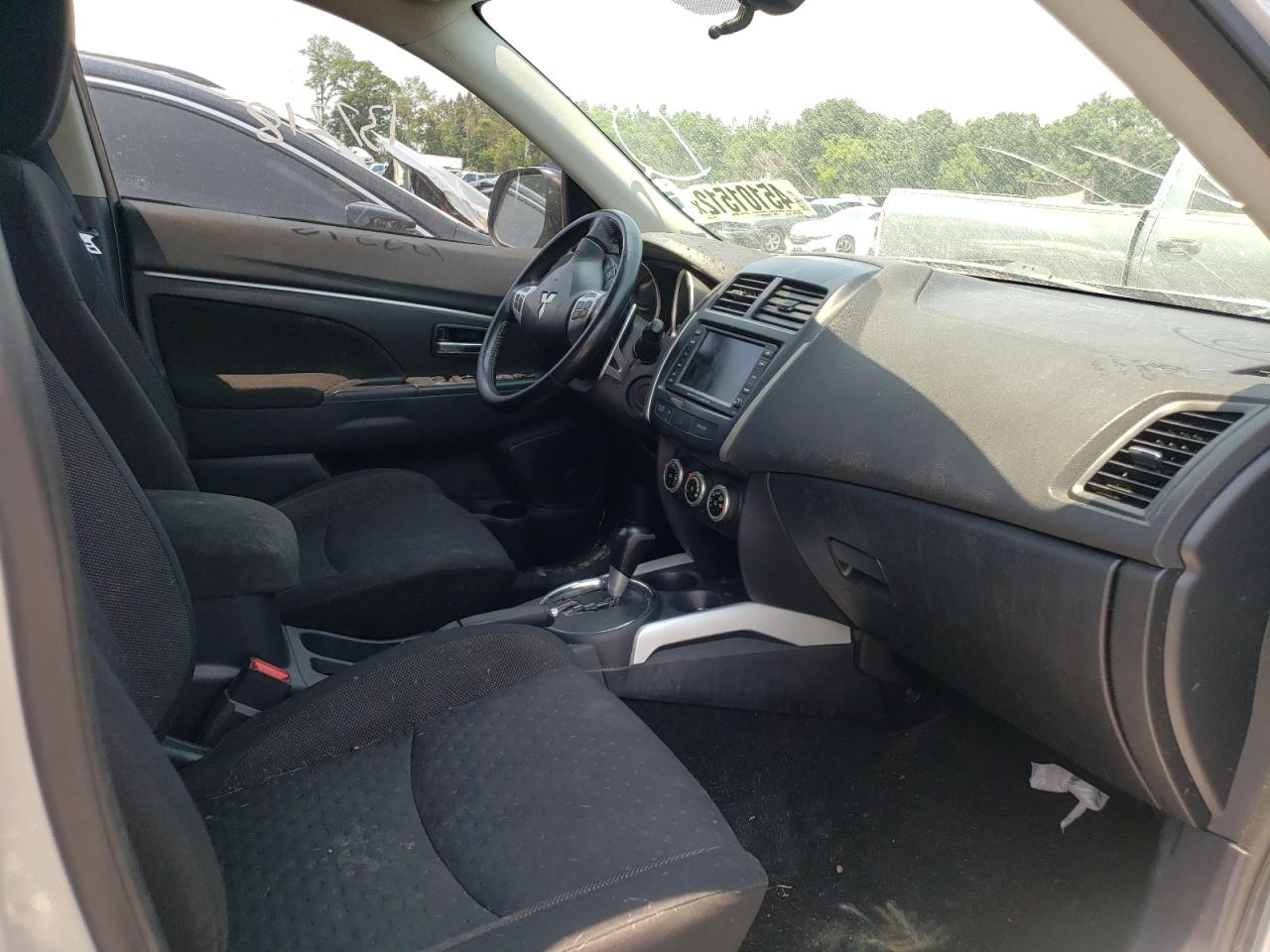 Photo 5 from auction – 2011 MITSUBISHI OUTLANDER with VIN JA4AR4AU9BZ022364