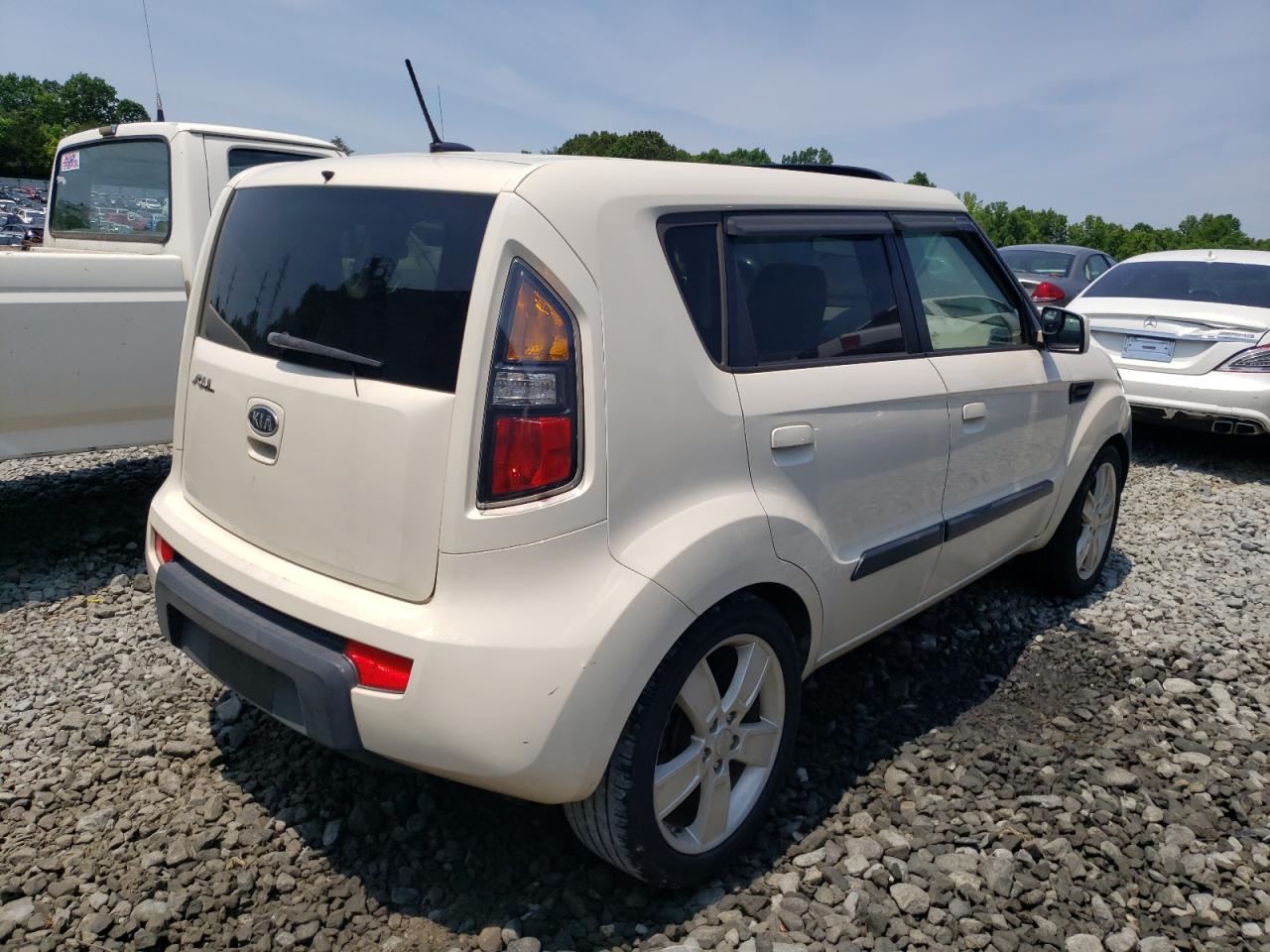 Photo 4 from auction – 2010 KIA SOUL + with VIN KNDJT2A26A7050739