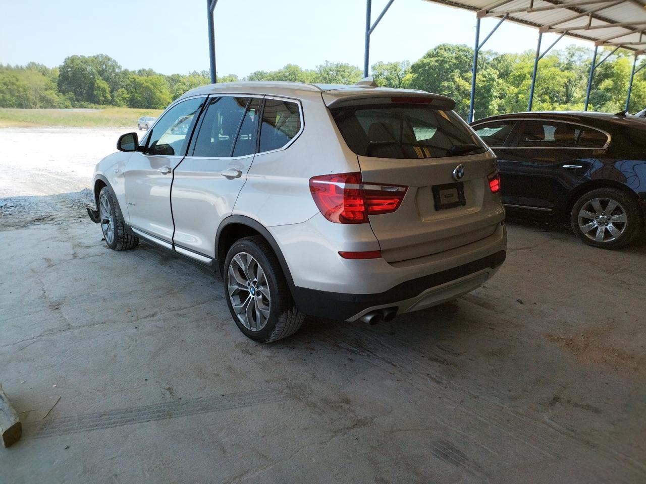 Photo 3 from auction – 2017 BMW X3 XDRIVE3 with VIN 5UXWX7C53H0S18319