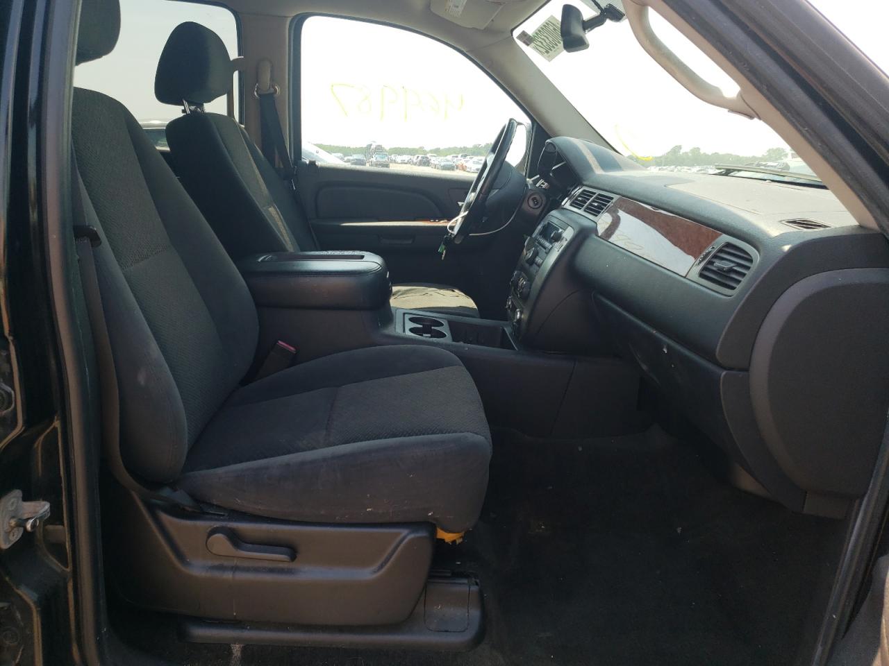 Photo 5 from auction – 2007 GMC YUKON with VIN 1GKFK13047R345404