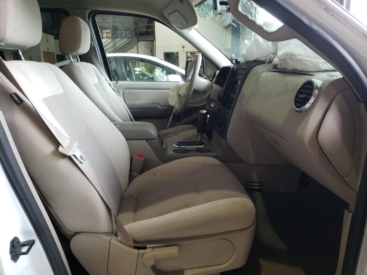 Photo 5 from auction – 2006 FORD EXPLORER X with VIN 1FMEU62EX6UA64596
