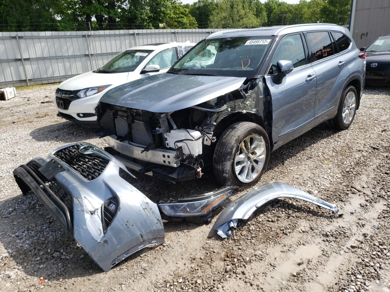 Photo 2 from auction – 2021 TOYOTA HIGHLANDER with VIN 5TDDZRBH1MS147378