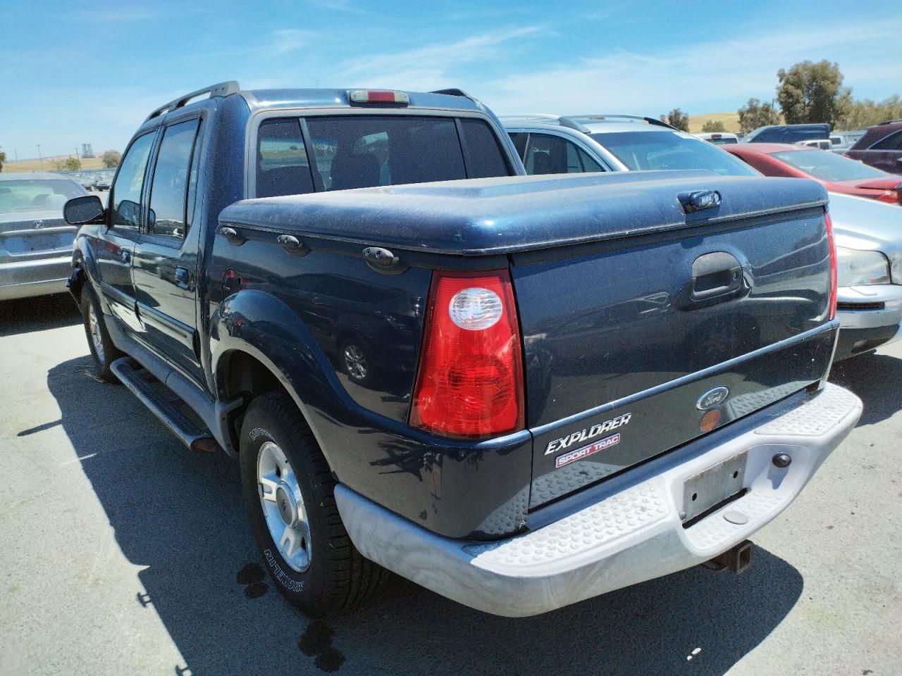 Photo 3 from auction – 2002 FORD EXPLORER S with VIN 1FMZU77E12UD23969
