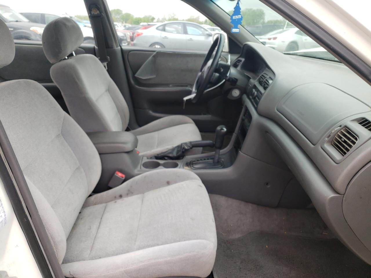 Photo 5 from auction – 1999 MAZDA 626 ES with VIN 1YVGF22C5X5874979