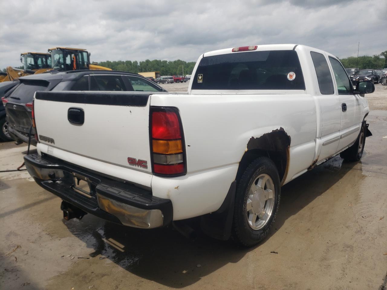 Photo 4 from auction – 2005 GMC NEW SIERRA with VIN 2GTEC19T151397939