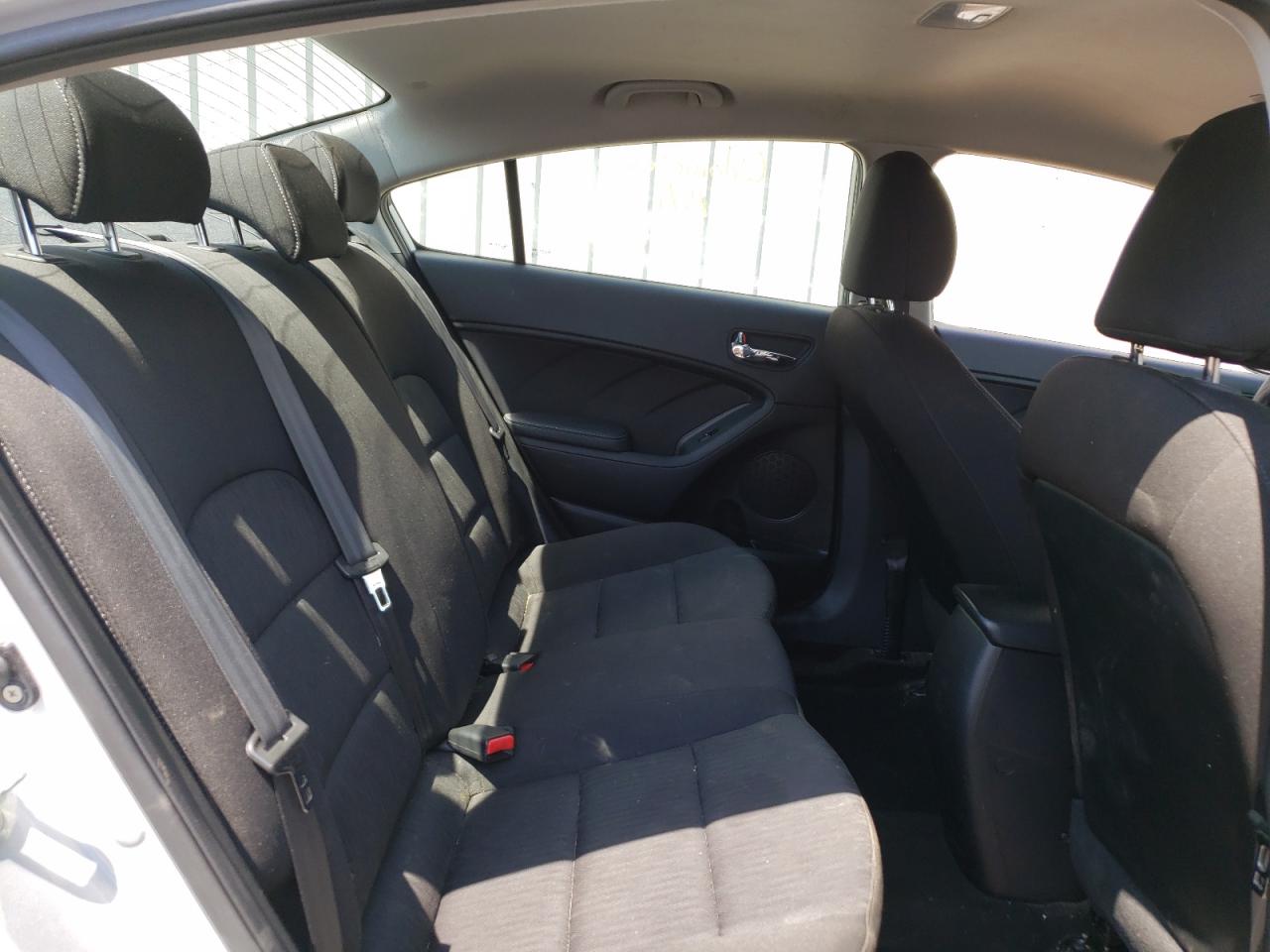 Photo 6 from auction – 2016 KIA FORTE LX with VIN KNAFK4A61G5602611