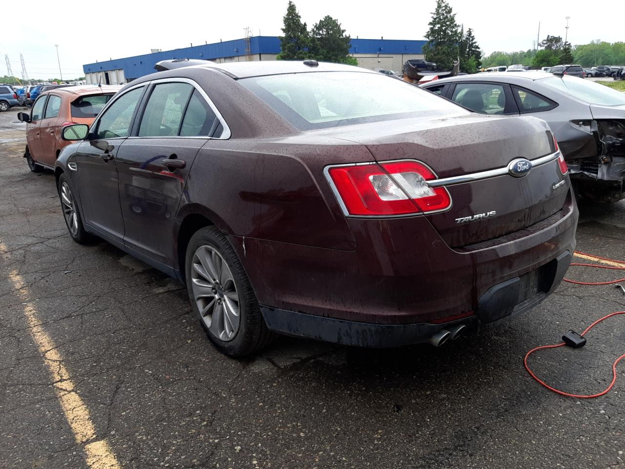 Photo 3 from auction – 2010 FORD TAURUS LIM with VIN 1FAHP2FWXAG115936