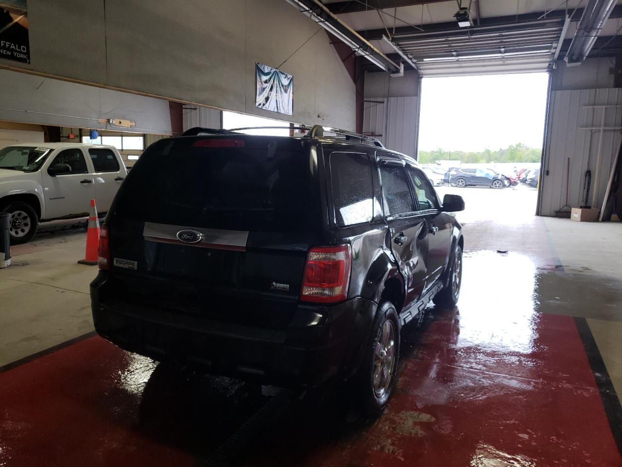Photo 4 from auction – 2010 FORD ESCAPE LIM with VIN 1FMCU9EG5AKB00107