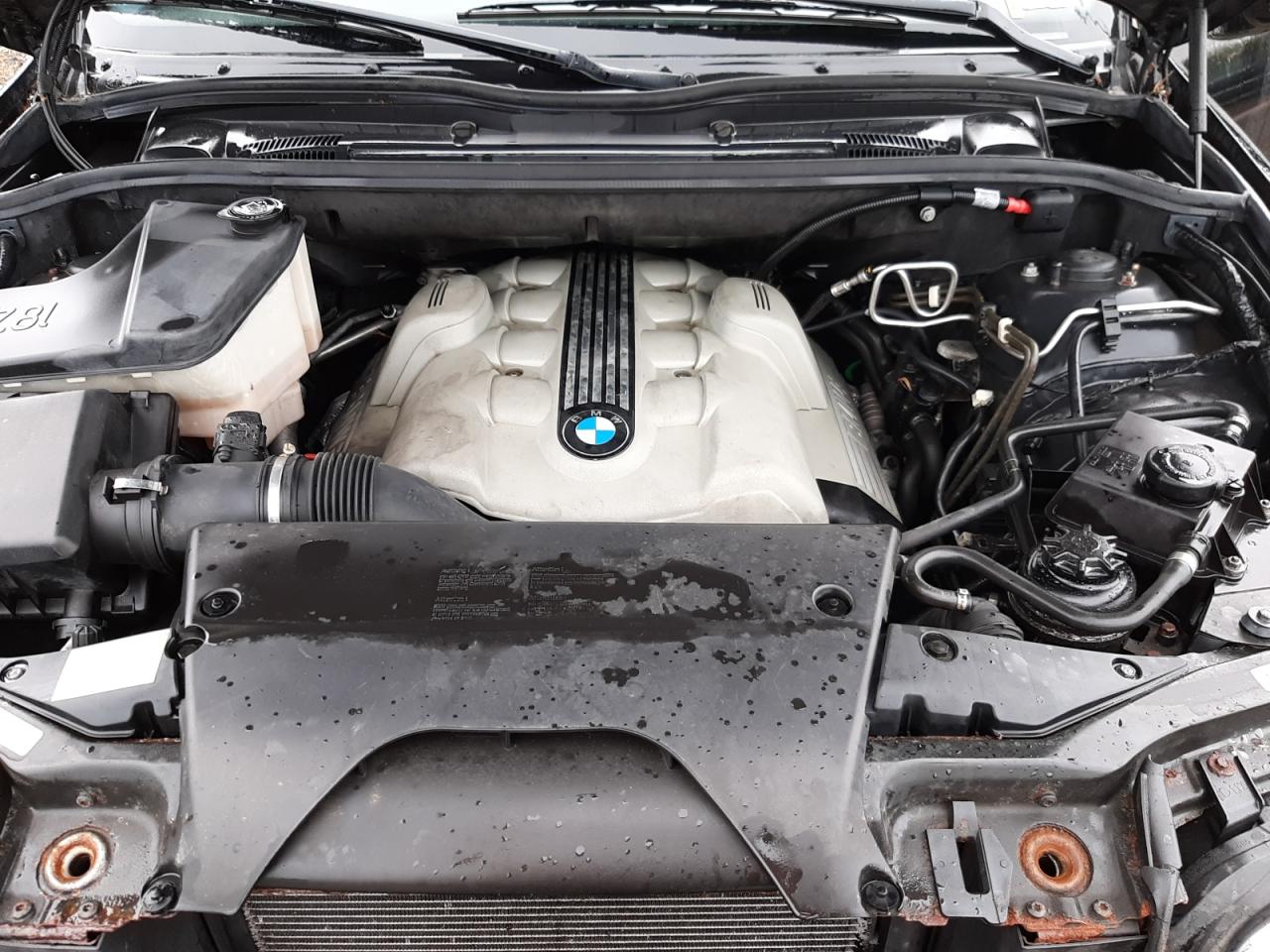 Photo 7 from auction – 2004 BMW X5 4.4I with VIN 5UXFB535X4LV05975