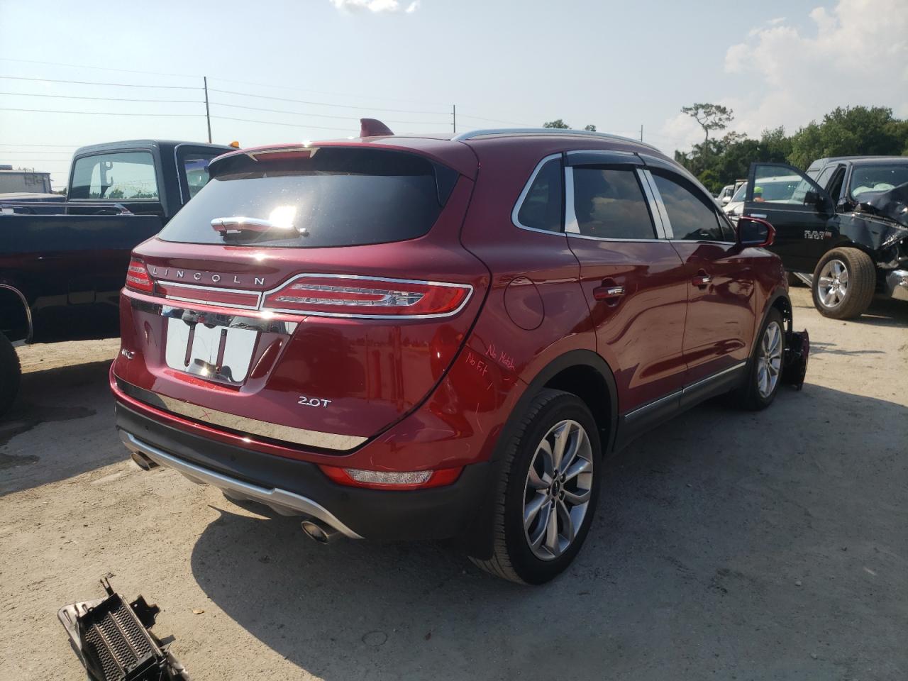 Photo 4 from auction – 2018 LINCOLN MKC SELECT with VIN 5LMCJ2C99JUL21537