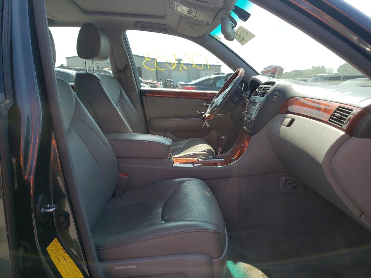 Photo 5 from auction – 2004 LEXUS LS 430 with VIN JTHBN36F540135597