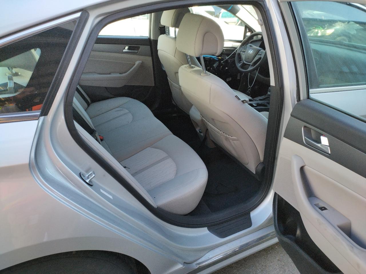 Photo 18 from auction – 2016 HYUNDAI SONATA HYB with VIN KMHE24L16GA033127