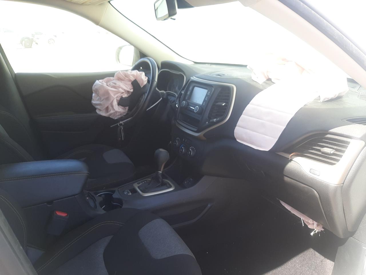 Photo 5 from auction – 2017 JEEP CHEROKEE S with VIN 1C4PJLAB2HW554114