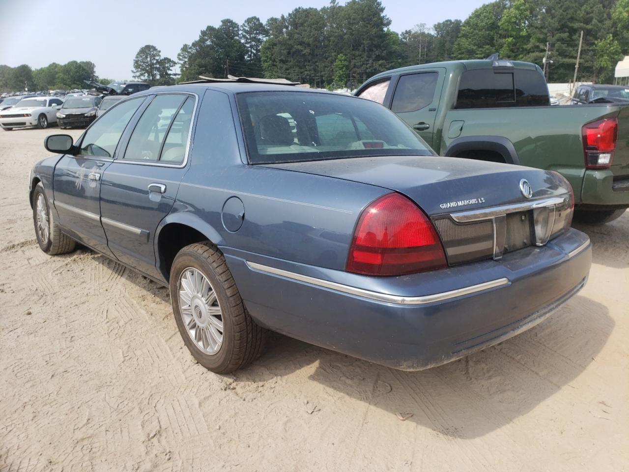 Photo 3 from auction – 2008 MERCURY GRAND MARQ with VIN 2MEFM75VX8X656780