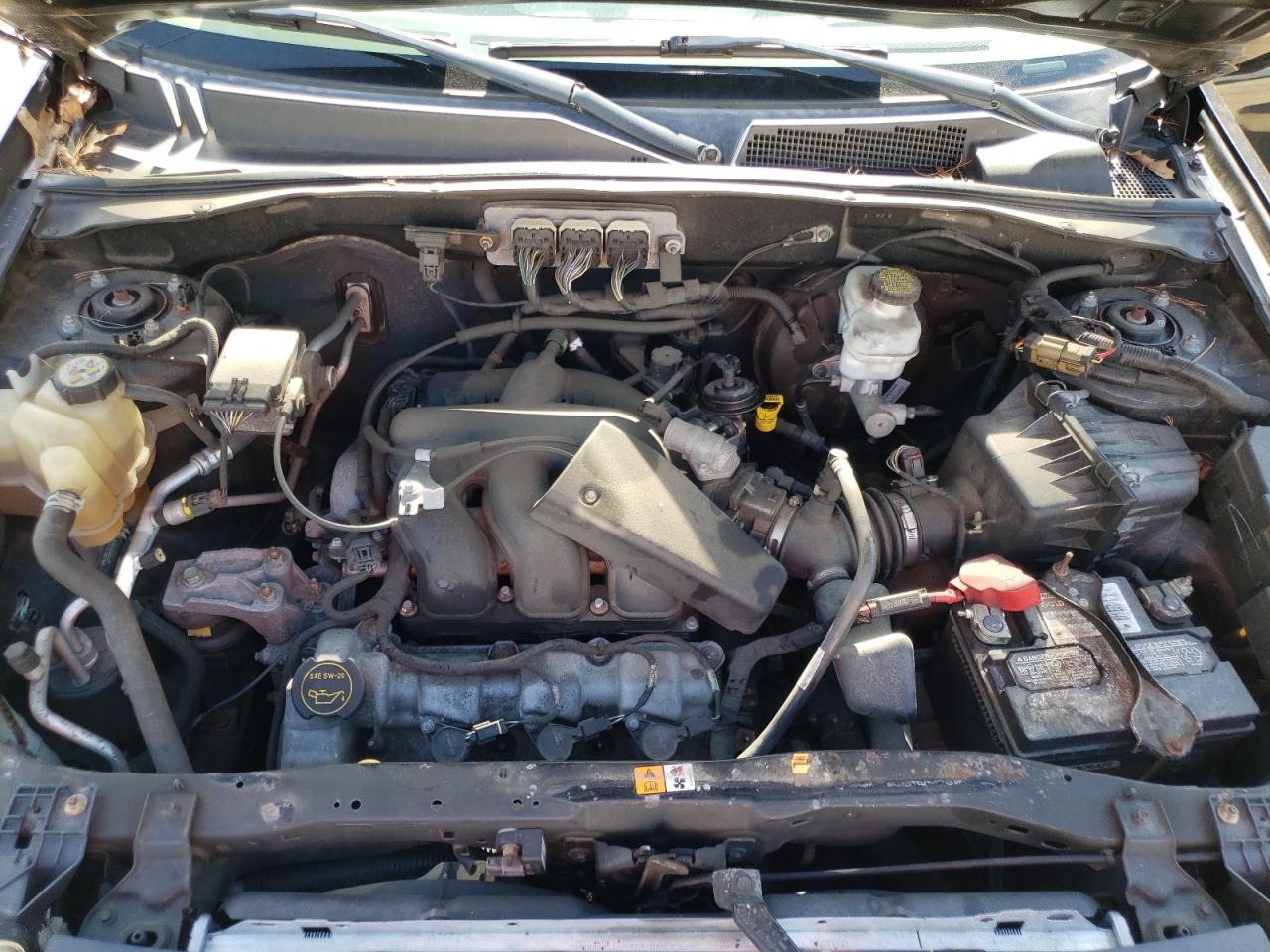 Photo 7 from auction – 2008 FORD ESCAPE XLT with VIN 1FMCU93128KB85609