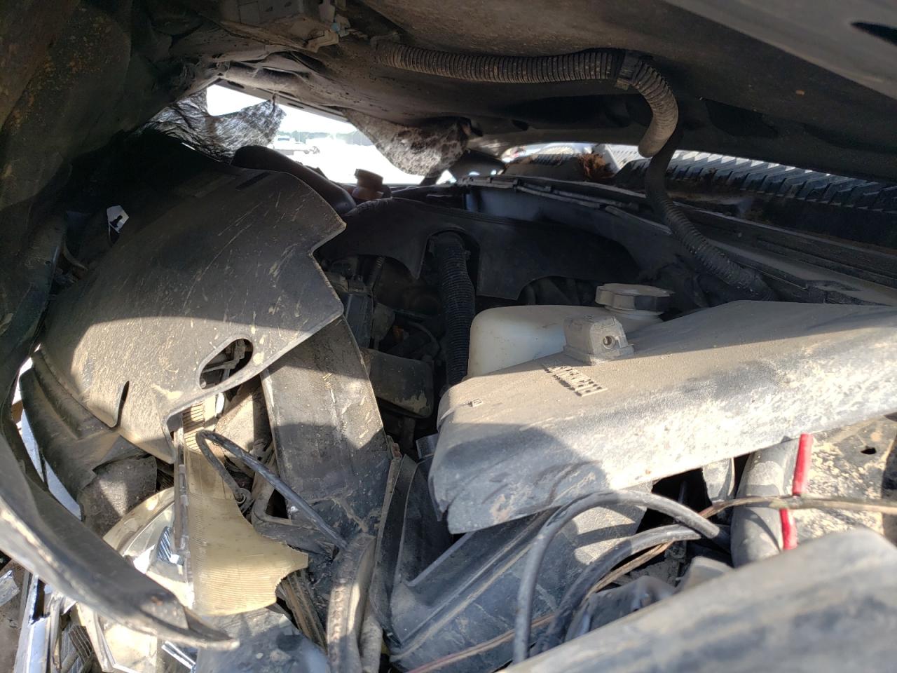 Photo 7 from auction – 2001 CHEVROLET SILVERADO with VIN 2GCEK19T411380761