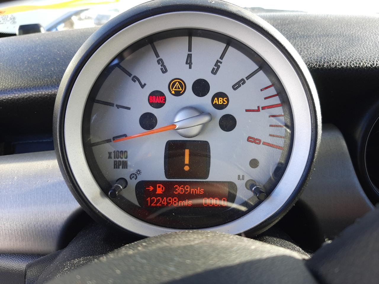 Photo 8 from auction – 2009 MINI COOPER S with VIN WMWMF73519TX40939