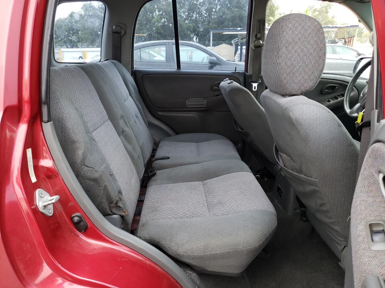 Photo 6 from auction – 2000 CHEVROLET TRACKER with VIN 2CNBE13C5Y6915348