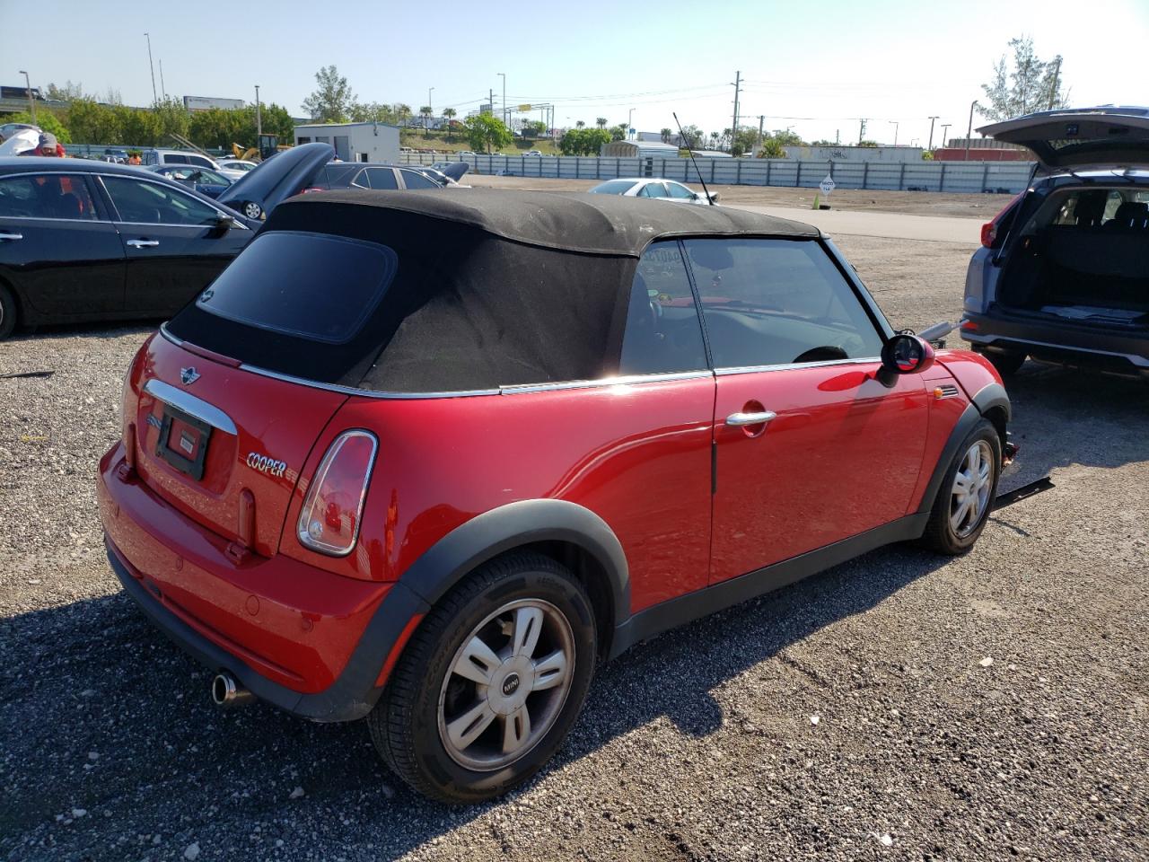 Photo 4 from auction – 2006 MINI COOPER with VIN WMWRF33546TG15317