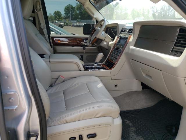 Photo 5 from auction – 2011 LINCOLN NAVIGATOR with VIN 5LMJJ2J52BEJ10151