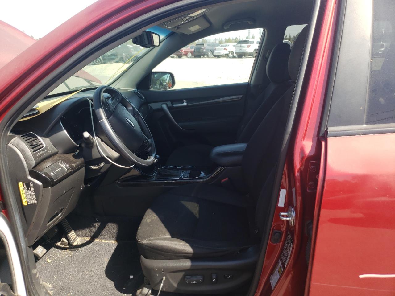 Photo 5 from auction – 2014 KIA SORENTO LX with VIN 5XYKT4A70EG540100