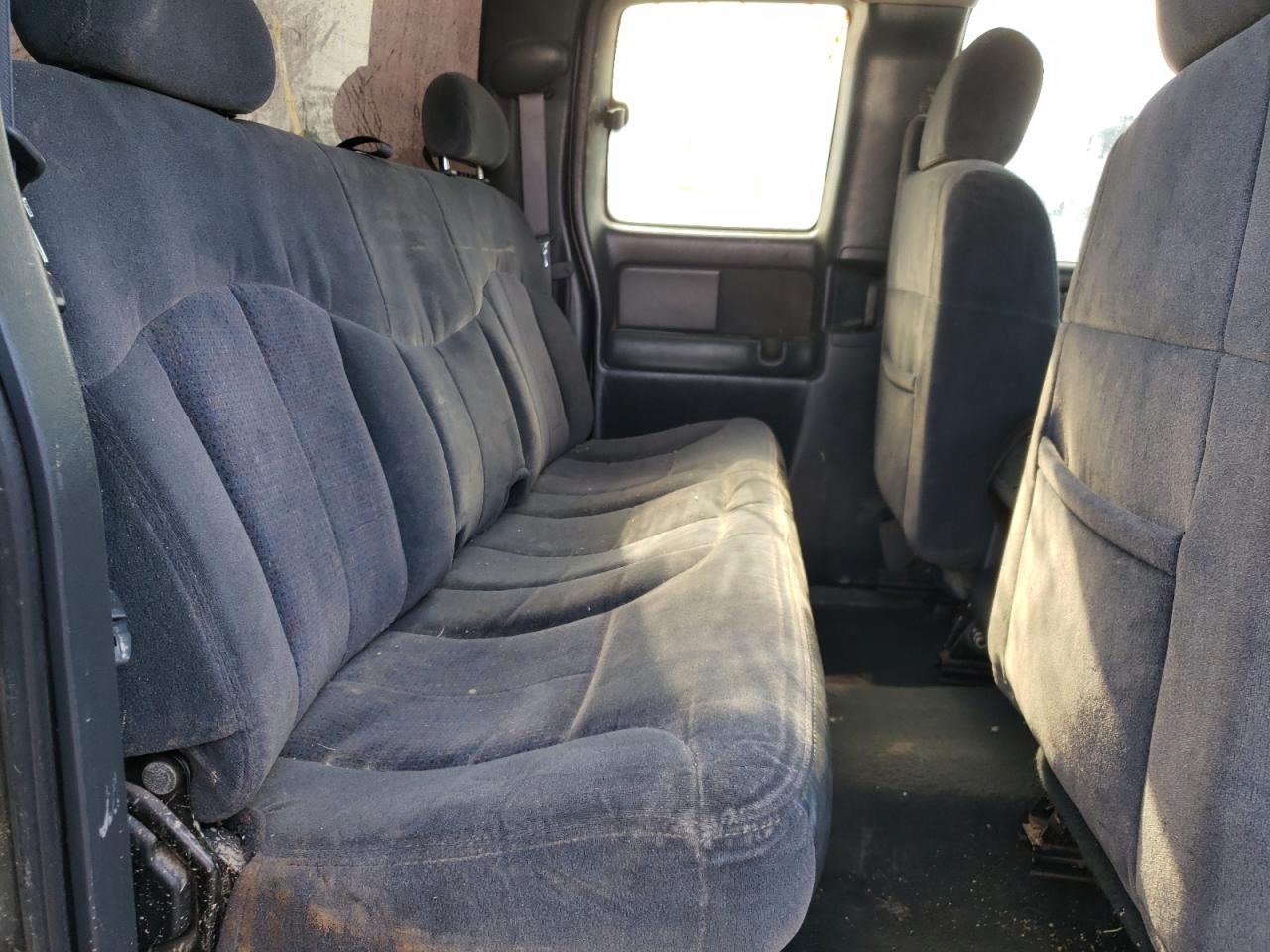 Photo 6 from auction – 2001 CHEVROLET SILVERADO with VIN 2GCEK19T411380761