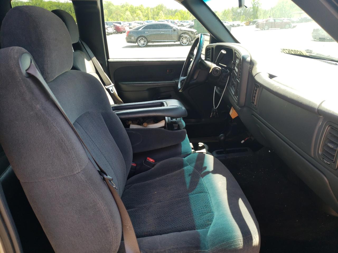 Photo 5 from auction – 2002 CHEVROLET SILVERADO with VIN 1GCEK19T22E243172