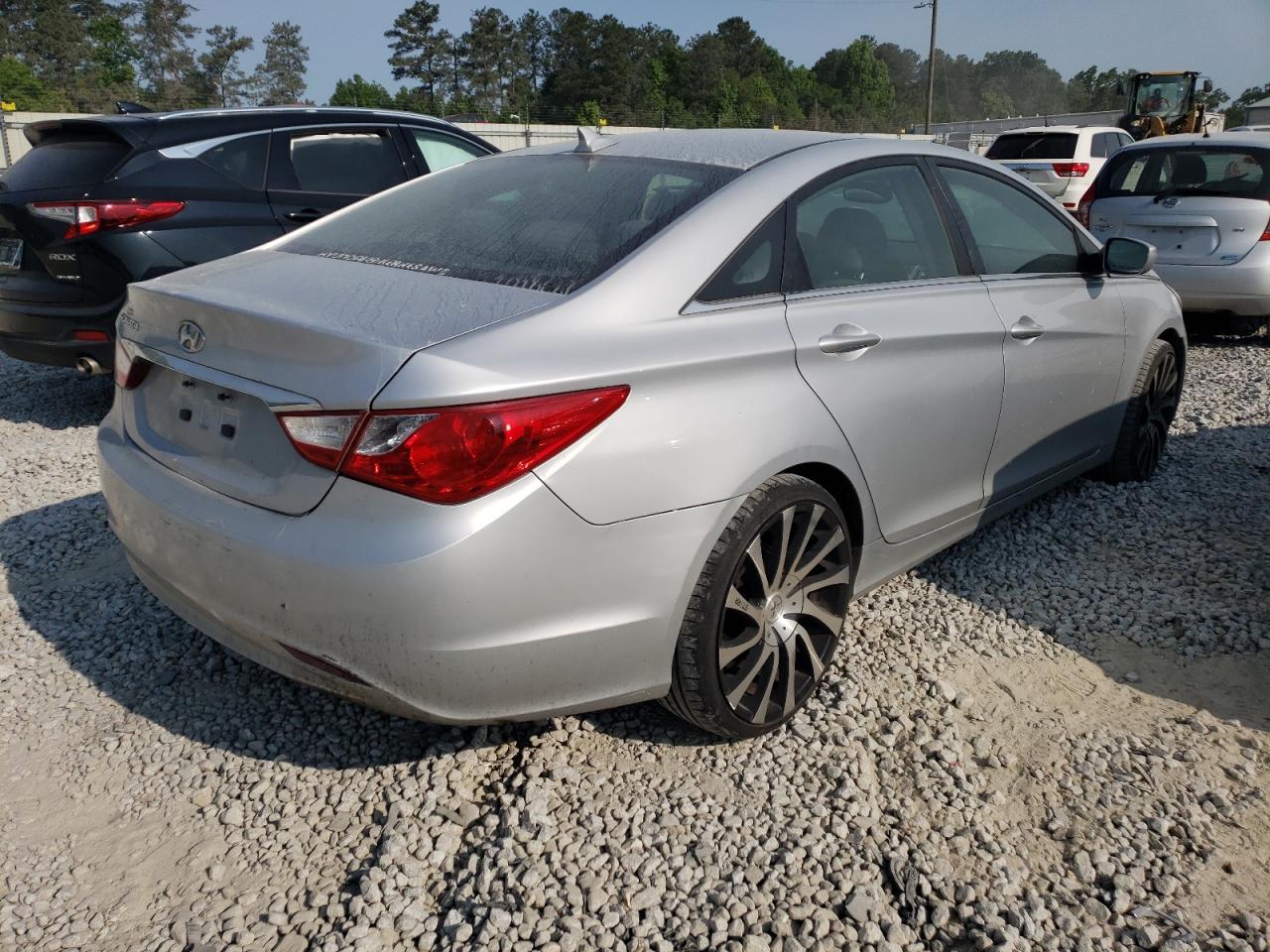 Photo 4 from auction – 2011 HYUNDAI SONATA GLS with VIN 5NPEB4AC7BH257145